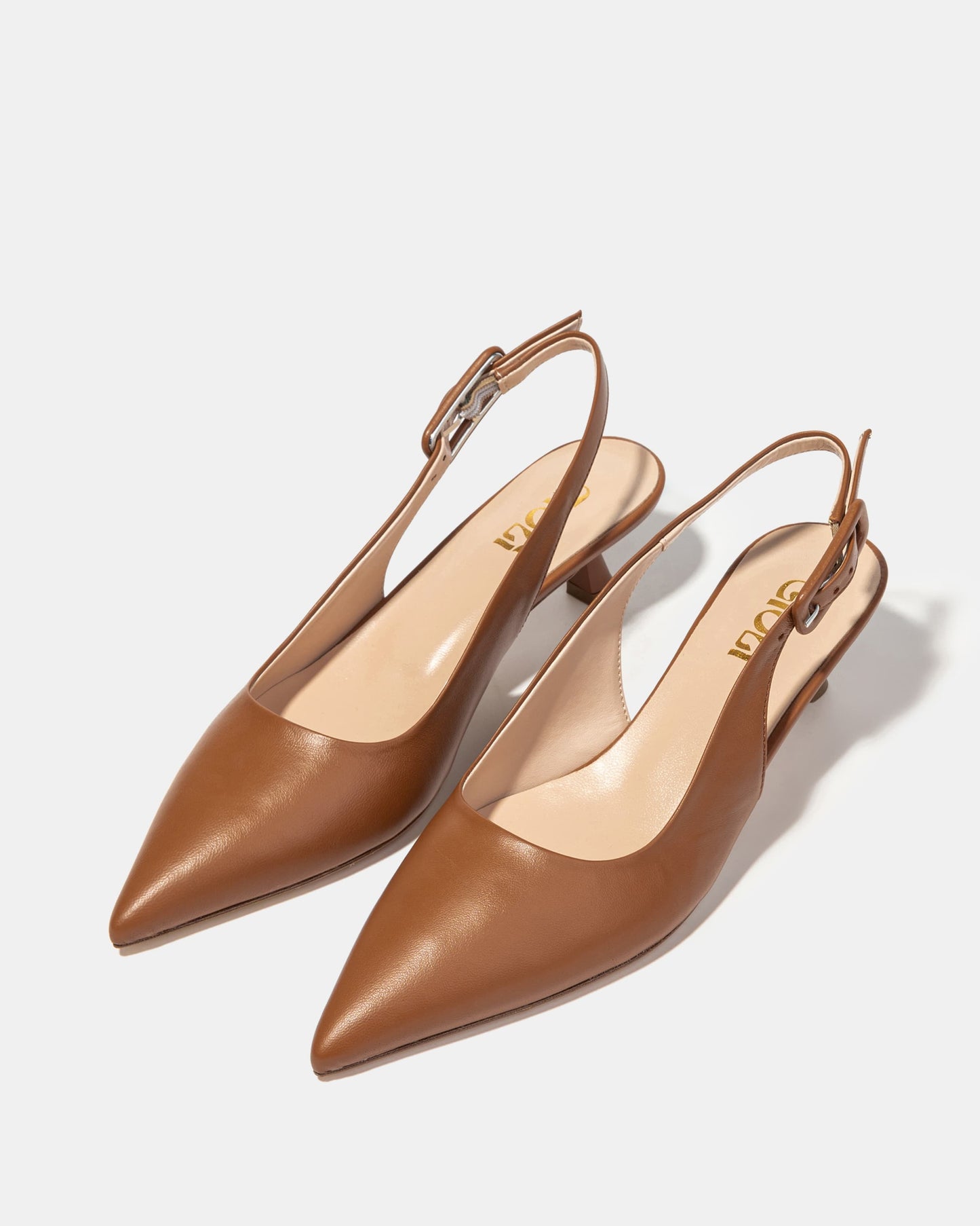 Slingback pump