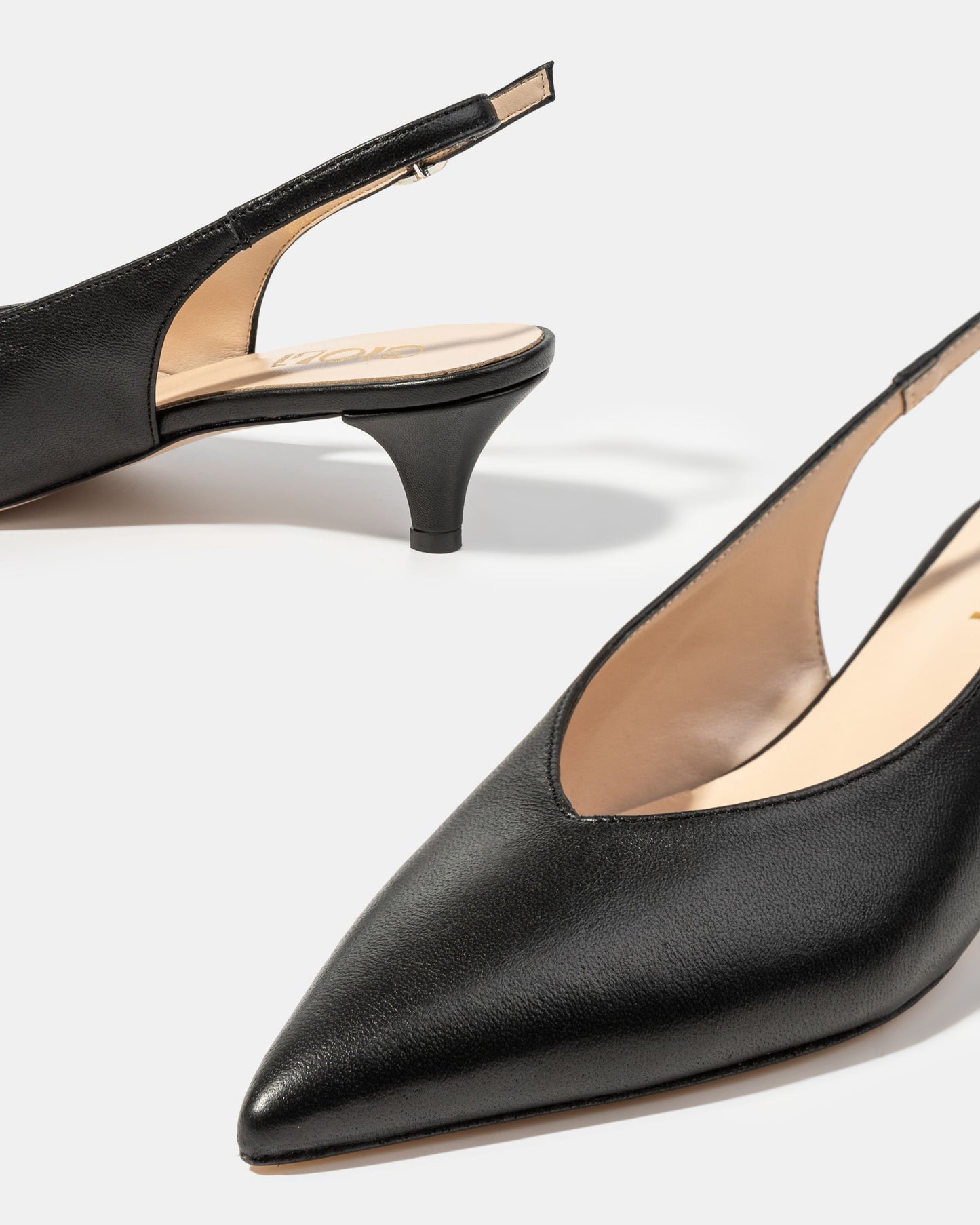 Slingback pump