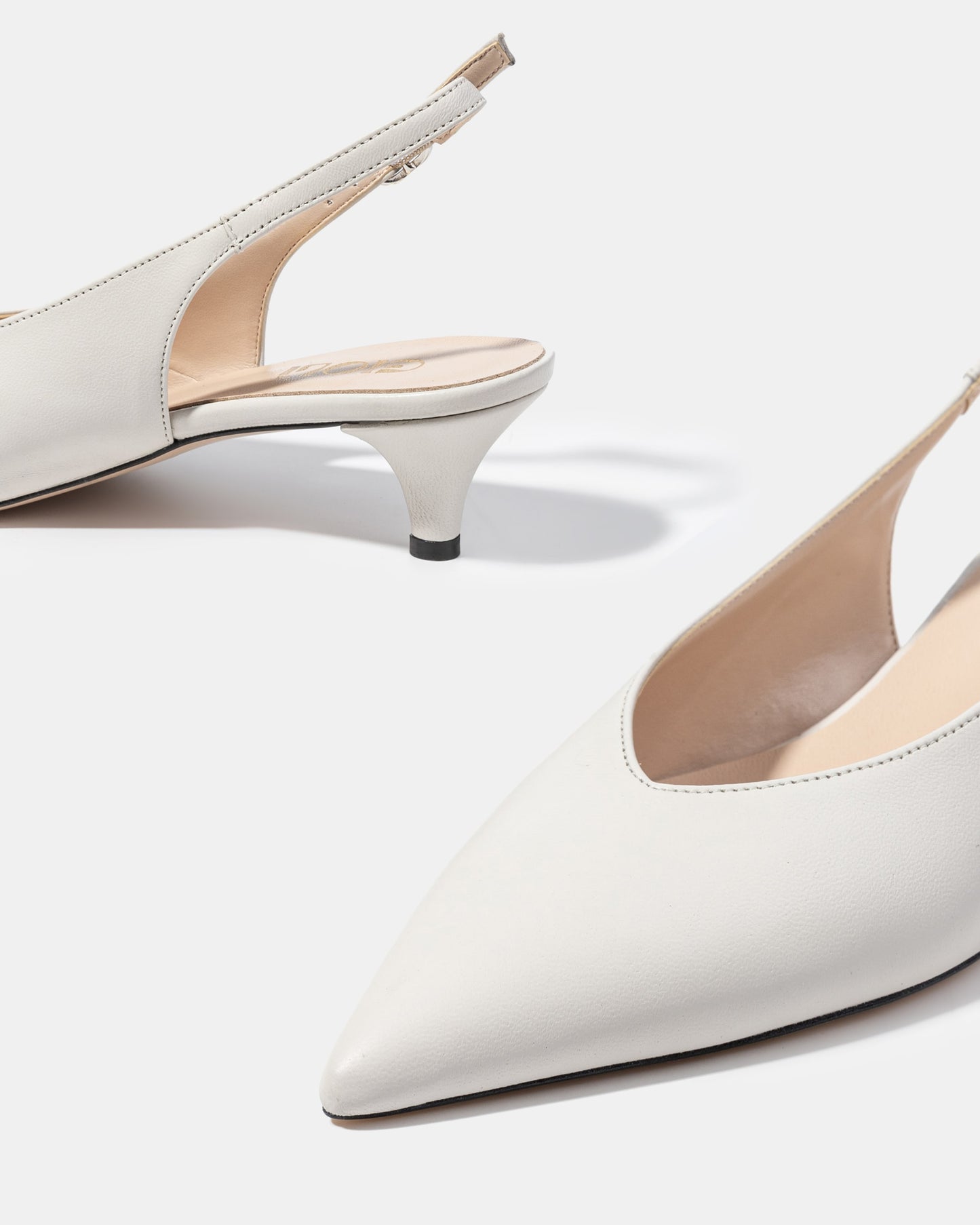 Slingback pump