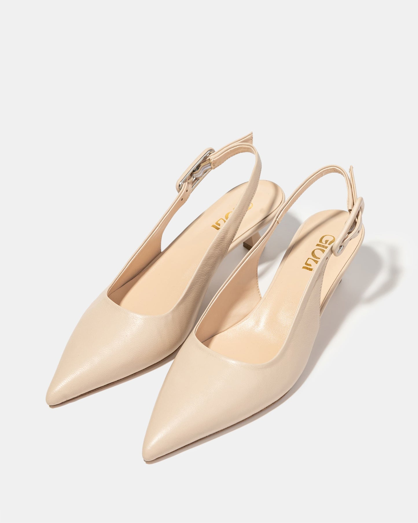 Slingback pump