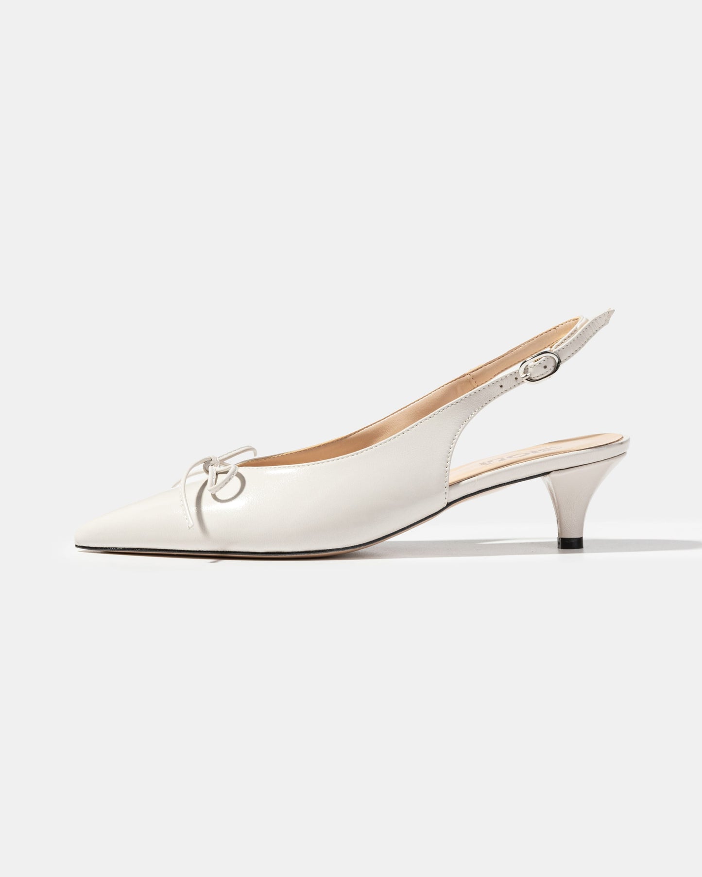 Bow slingback pump