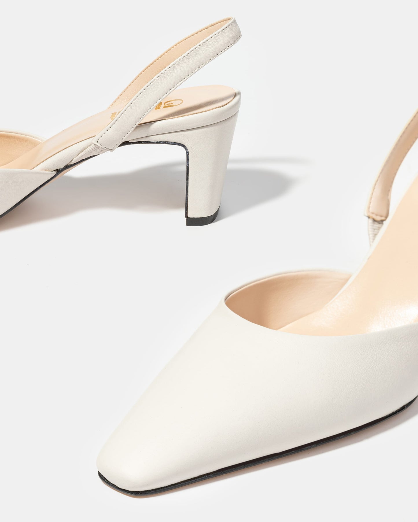 Slingback pump